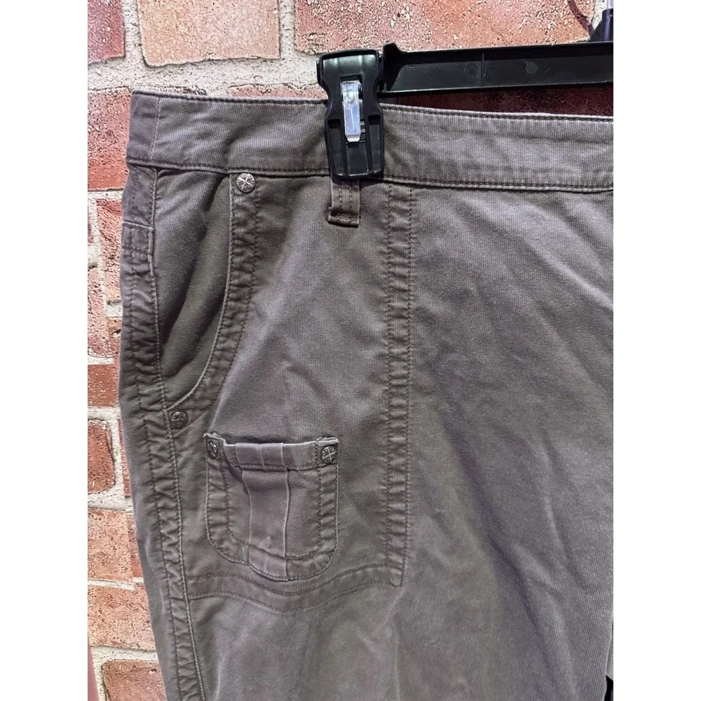 Venezia Cargo Shorts‎ Womens Size 18 Brown Cotton Blend Multiple Pockets Button